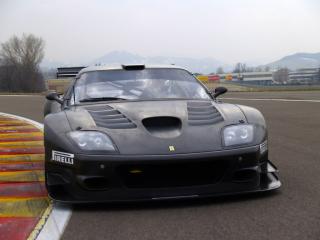 Ferrari_575_GTC_Evoluzione_2005_F_1024x768.jpg