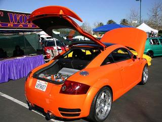 0502et_socaleuro_21_z.jpg